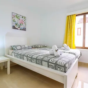 https://rentaliday-garden-beach.tenerifehoteles.net